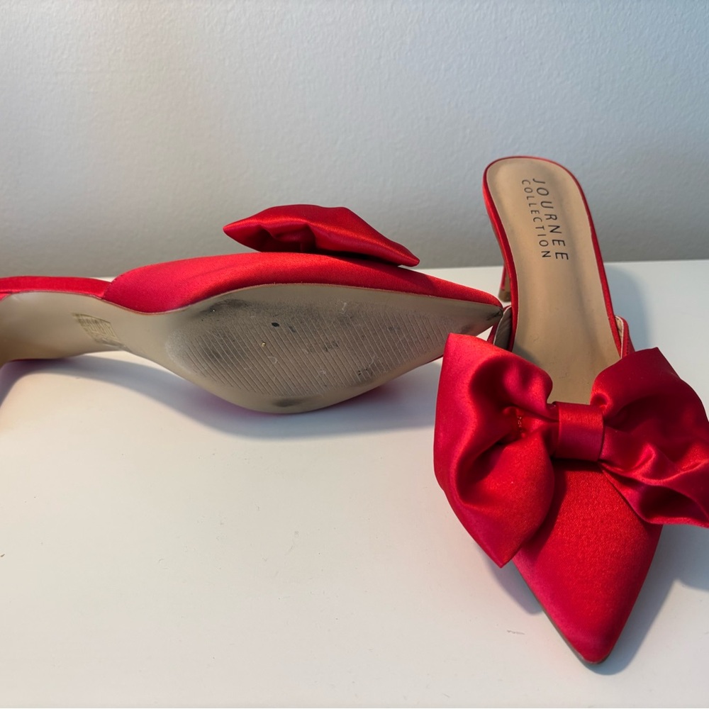 Journee Collection Women's Red Bow Mules